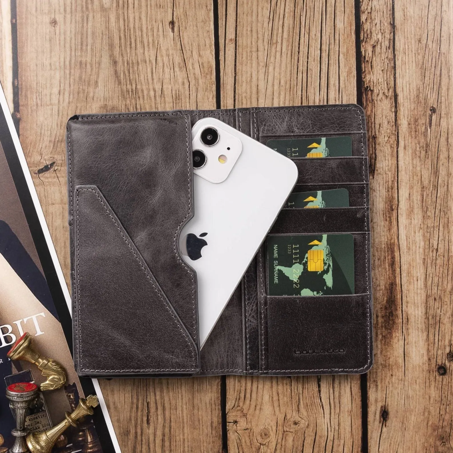 Calvina Customizable Genuine Leather Wallet for Unisex