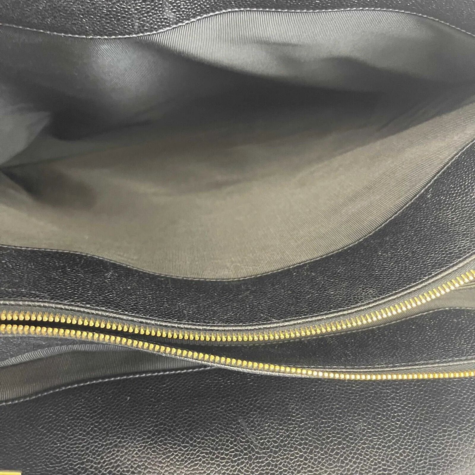 CHANEL - Vintage Supermodel Weekender Bag - Large CC Black Tote / Shoulder Bag
