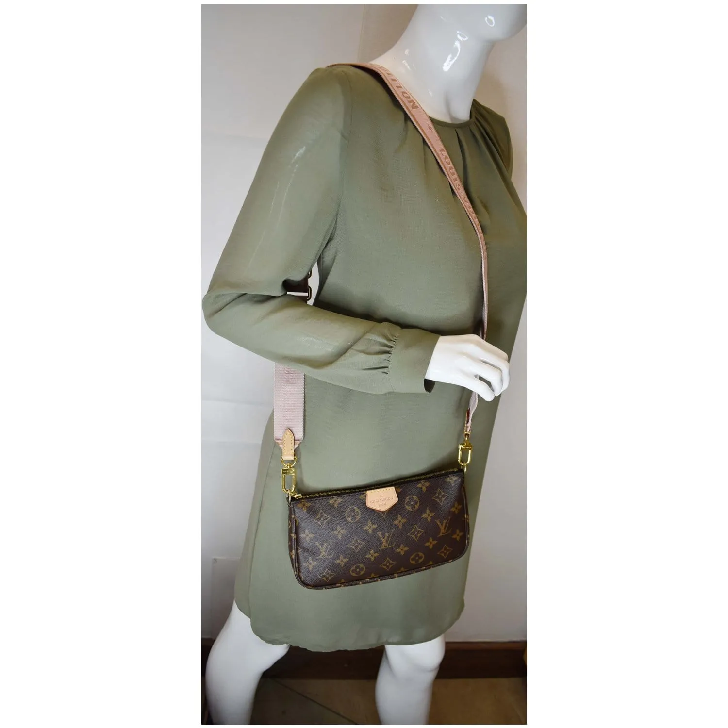 LOUIS VUITTON Multi Pochette Accessories Monogram Canvas Shoulder Bag Pink