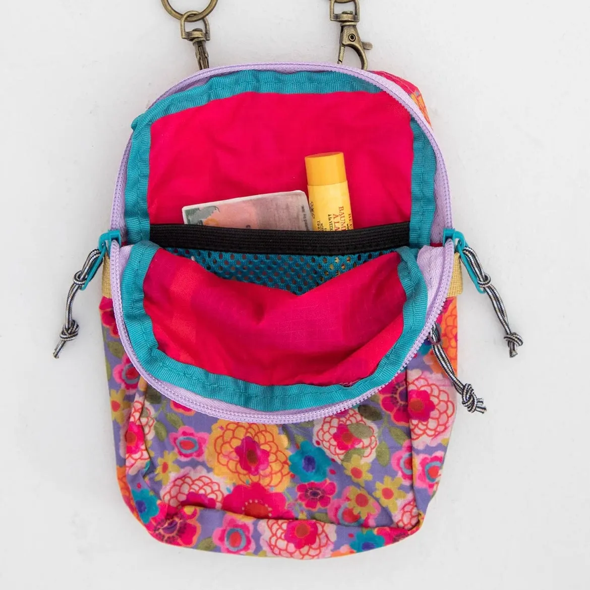 Natural Life | 8 in 1 Pocket Crossbody